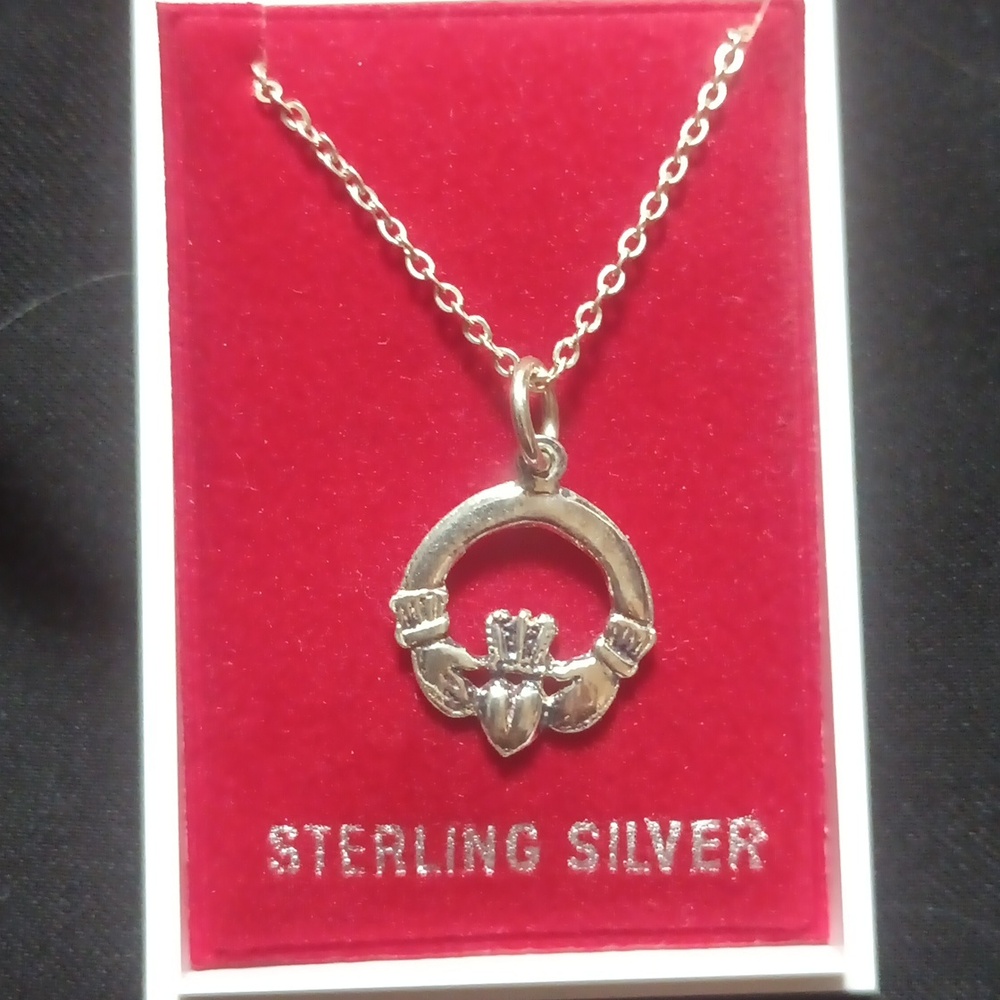 Sterling Silver Claddagh Pendant Necklace